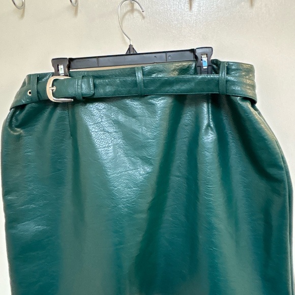 Women’s George Green Faux Leather Mini Belt Detailed Skirt Size 14 in US - Picture 4 of 10